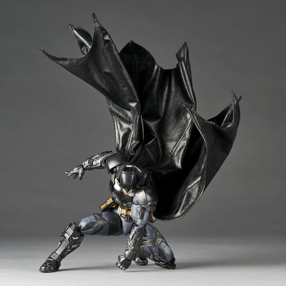 [PRE-ORDER] Amazing Yamaguchi Batman (Batman: Arkham Knight Ver.) (With Bonus Part)