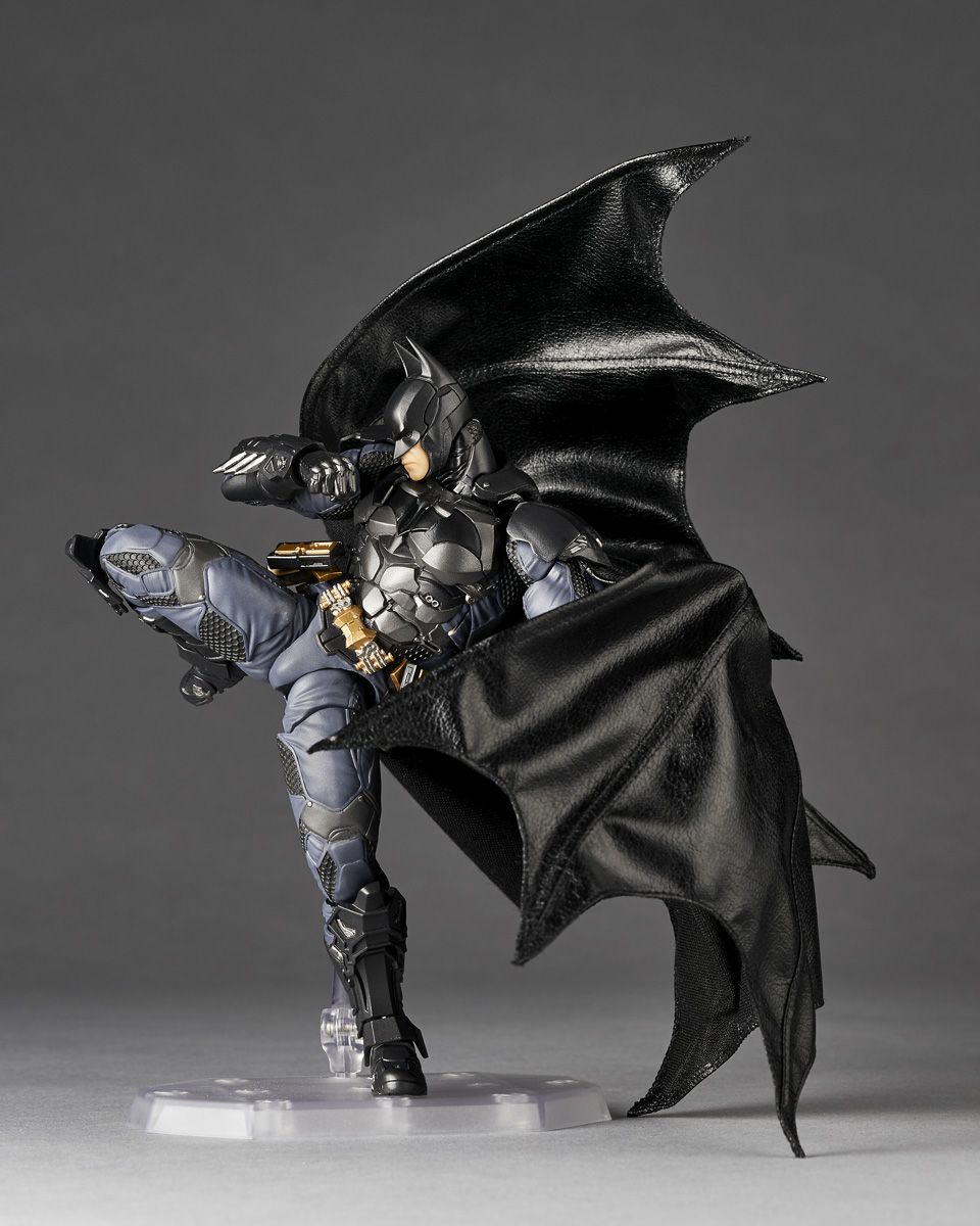 [PRE-ORDER] Amazing Yamaguchi Batman (Batman: Arkham Knight Ver.) (With Bonus Part)