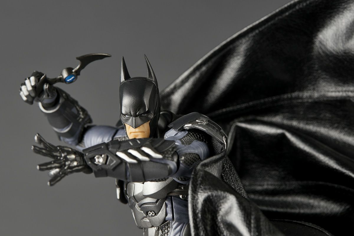 [PRE-ORDER] Amazing Yamaguchi Batman (Batman: Arkham Knight Ver.) (With Bonus Part)