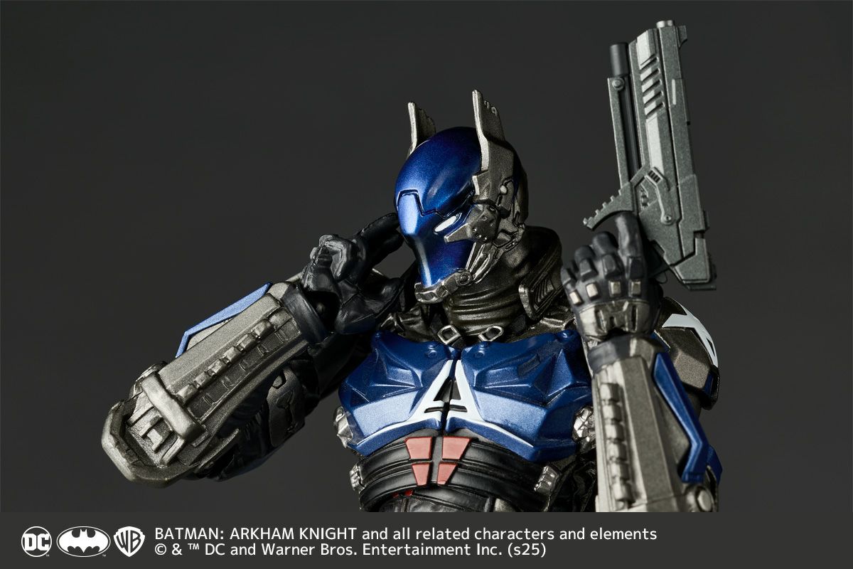 [PRE-ORDER] Revoltech Amazing Yamaguchi Batman: Arkham Knight Ver.1.5 (With Bonus Part)