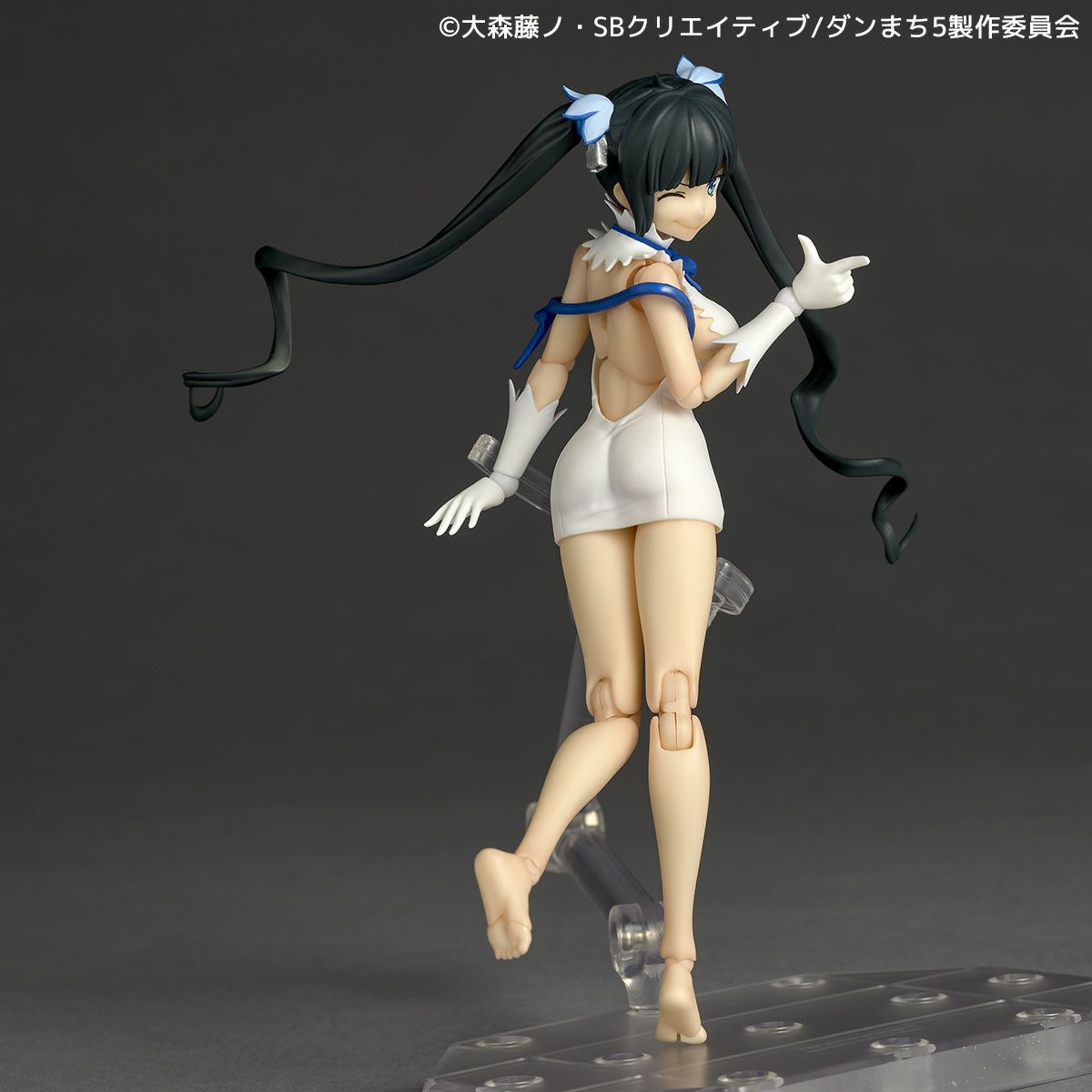 [PRE-ORDER] Kaiyodo Revoltech Hestia (Is It Wrong to Try to Pick Up Girls in a Dungeon?)