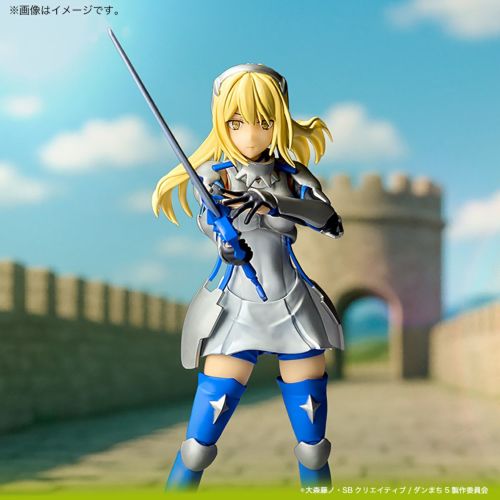 [PRE-ORDER] Revoltech DanMachi Ais Wallenstein with Bonus Parts Is It Wrong to Try to Pick Up Girls in a Dungeon?