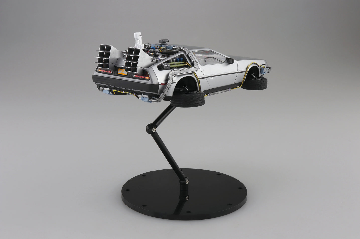 [PRE-ORDER] 1/24 Back to The Future Part II Time Machine Movie Mecha Model (With Bonus Parts)