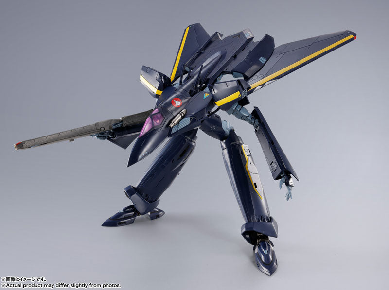 [PRE-ORDER] Macross DX Chogokin VF-17S Macross 7 Nightmare Stealth Valkyrie (Gamlin Kizaki Custom)