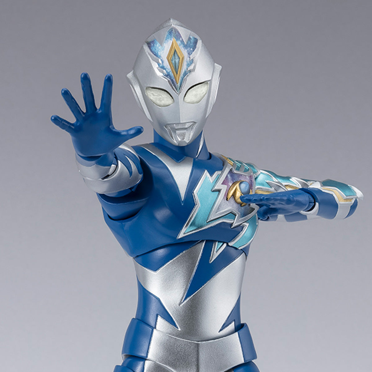 [PRE-ORDER] S.H.Figuarts Ultraman Decker Miracle Type